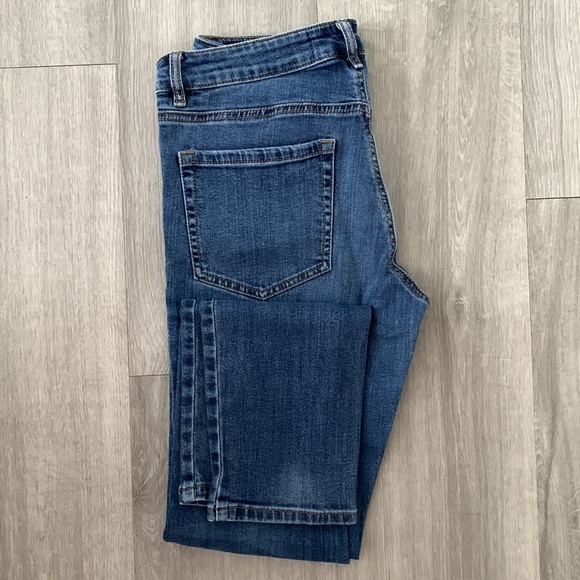 Size 7 Jeans Garage - Picture 2 of 6